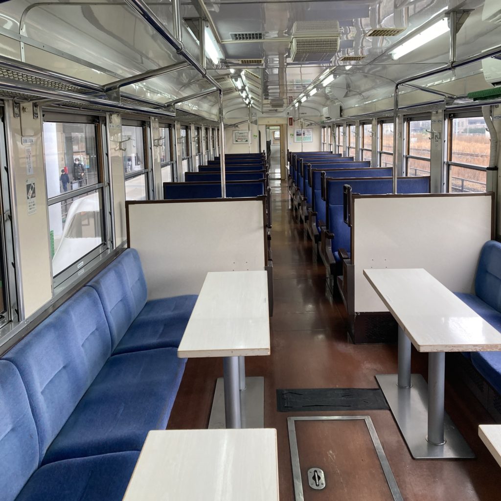 ランチトレイン内部