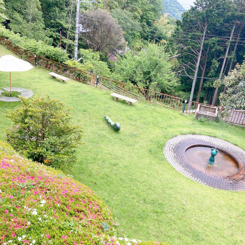 戸田幸四郎絵本美術館の庭