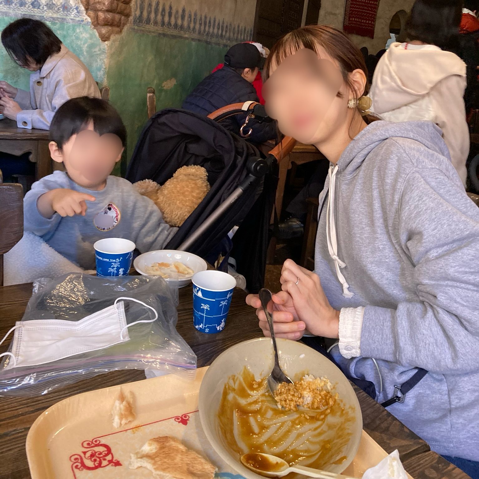 カスバフードコートでランチの様子