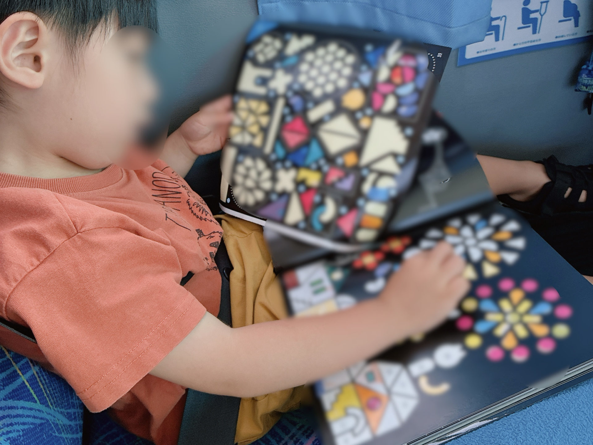 ステンドグラスシールパズル