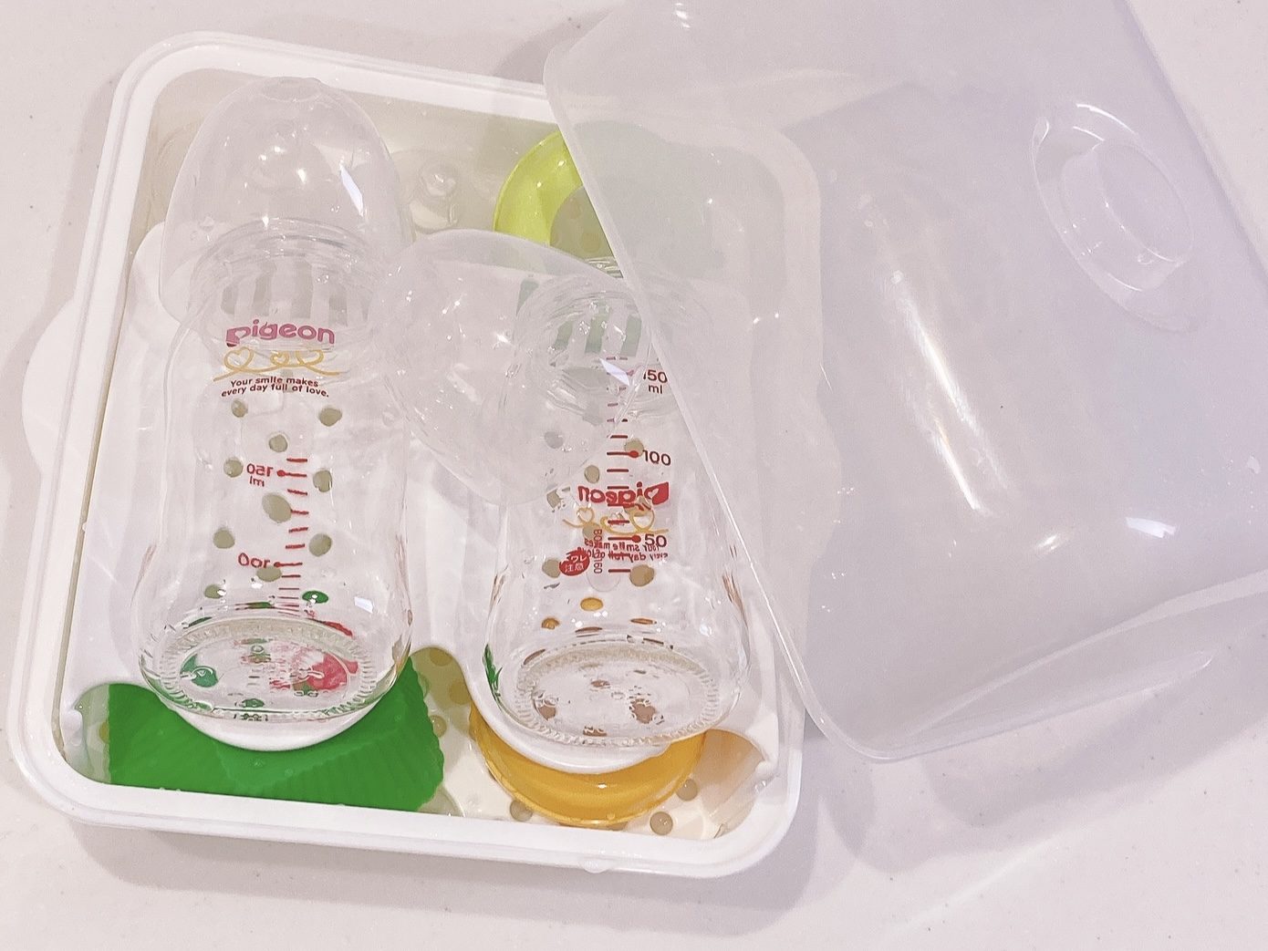 哺乳瓶の除菌容器