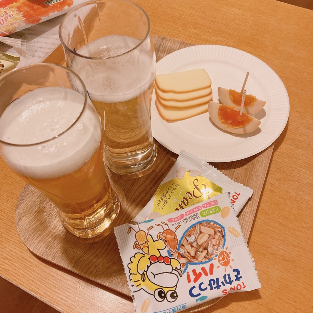 ナイトバーのお酒とおつまみ