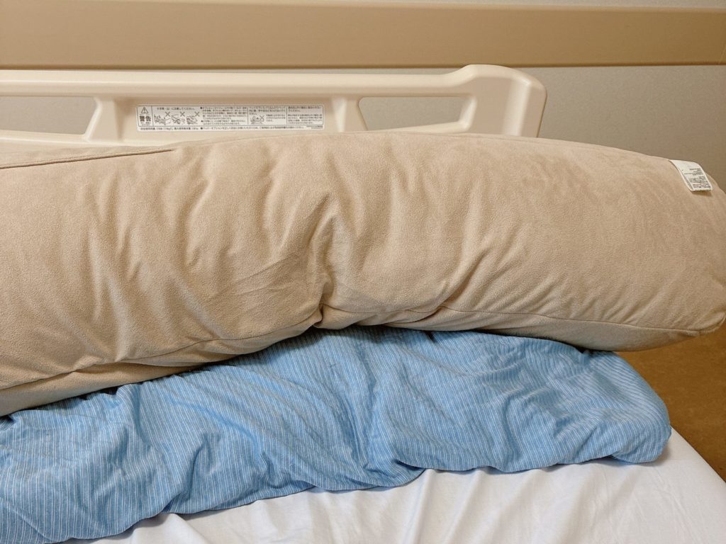 抱き枕とタオルケット